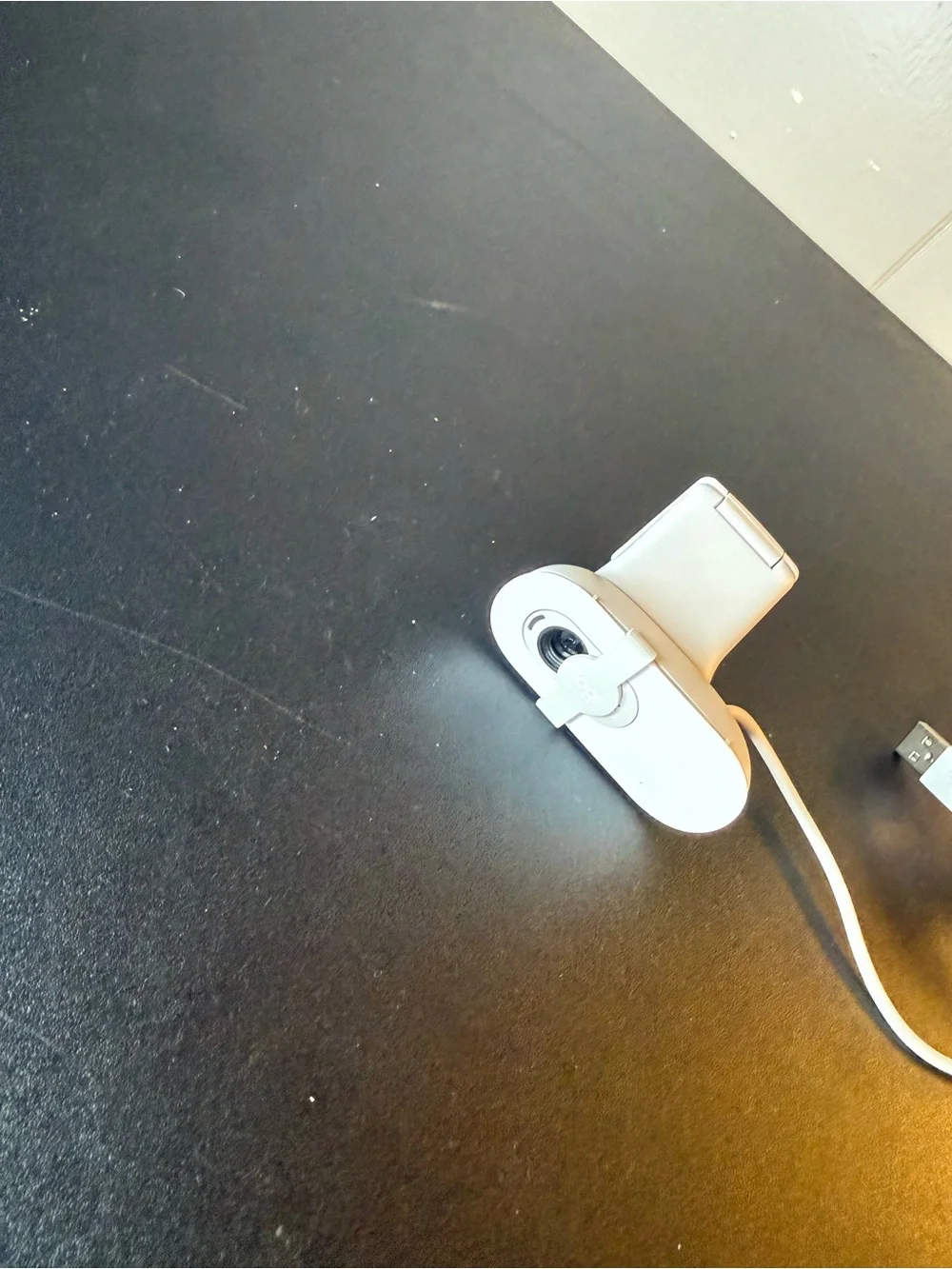 Logitech White USB Webcam with Privacy Cover